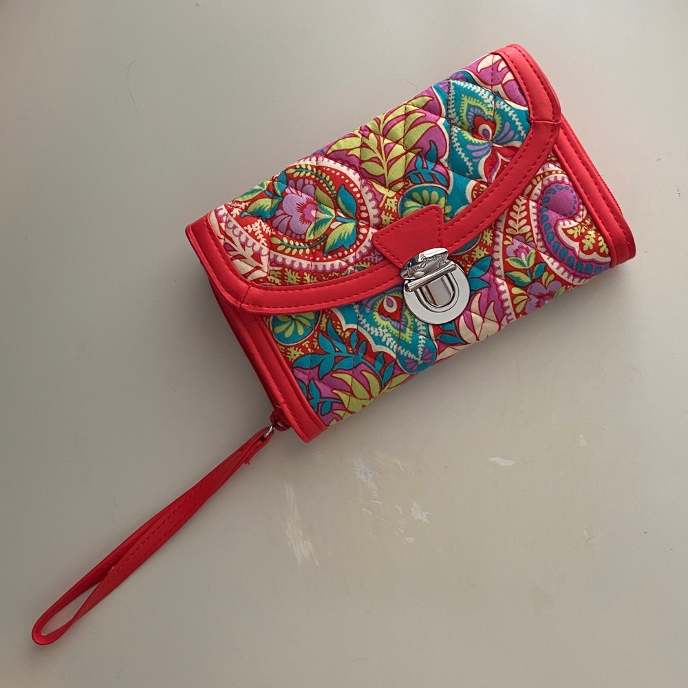 NWOT Vera Bradley Ultimate Wristlet